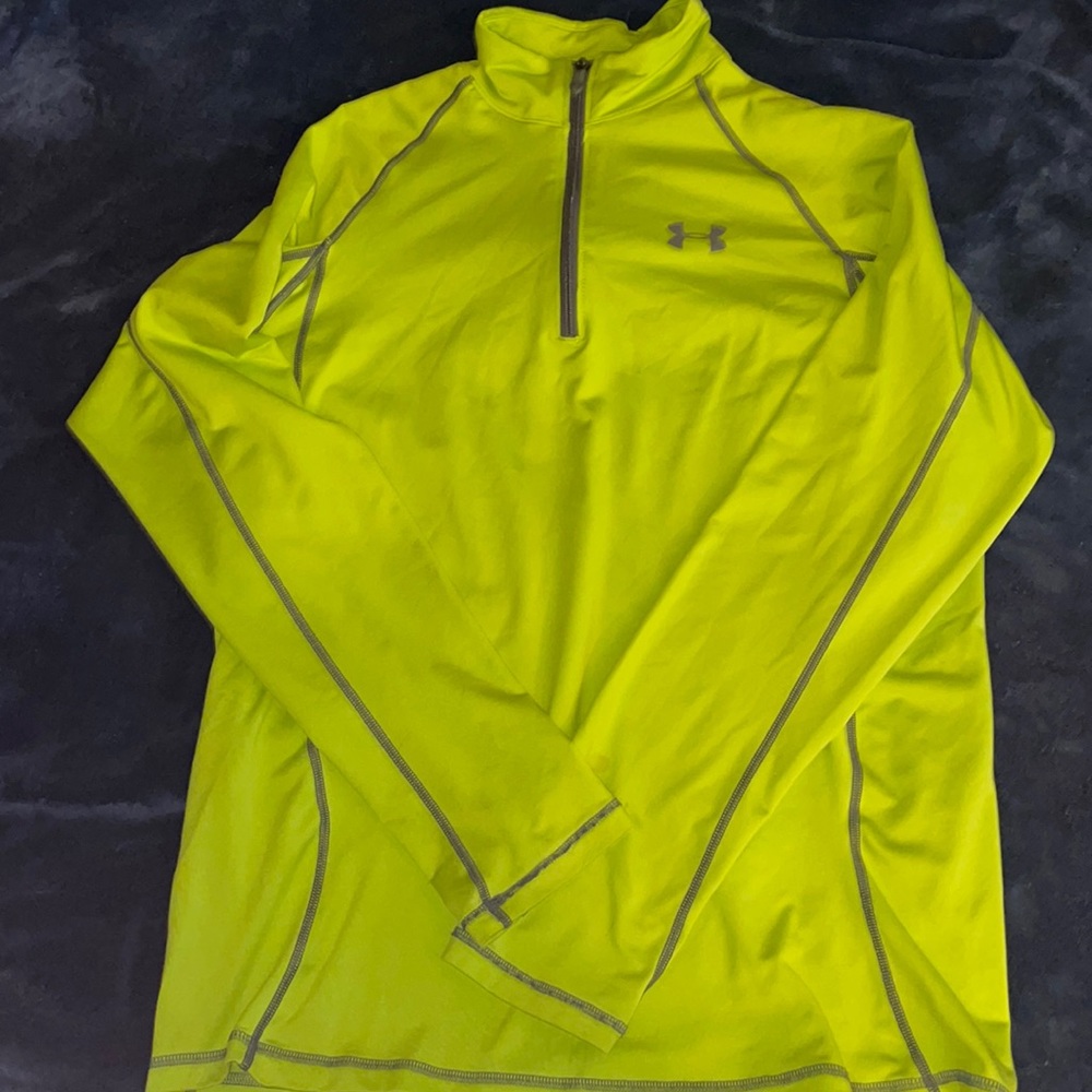 Under Armor Pull over, green, Size M